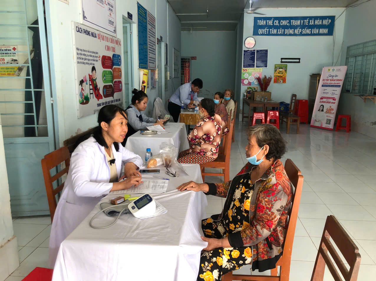 Hội Chữ Thập Đỏ xã Hòa Hiệp tích cực chăm sóc sức khỏe nhân dân